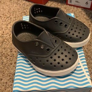 Native Miller shoes size 6